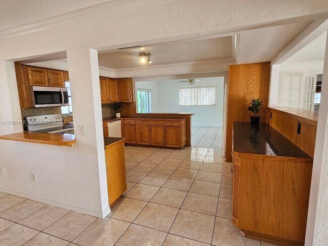 Foto del edificio - 2885 Cambridge Rd