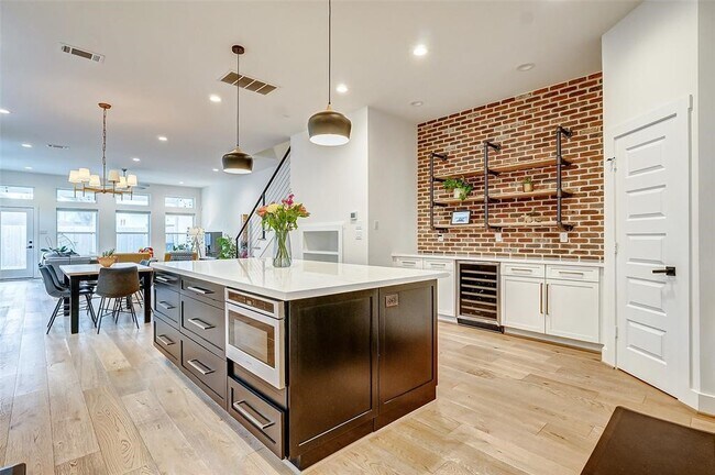 Foto del edificio - 306 E 28th St