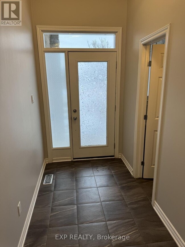 Building Photo - 231 Brambling Way