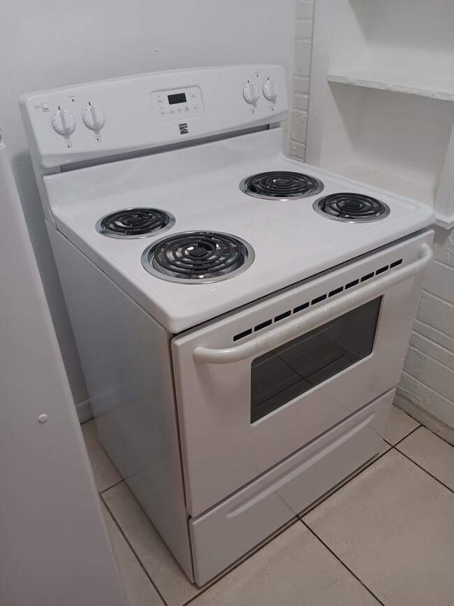 New Stove - 5501 SW 32nd Ct