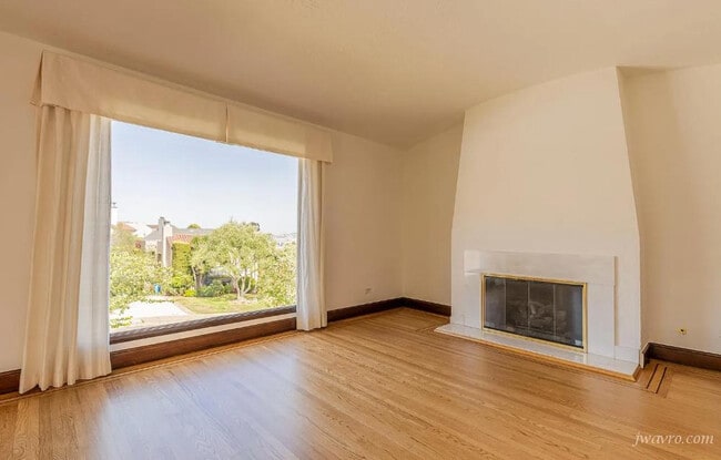 Building Photo - 370 Yerba Buena Ave