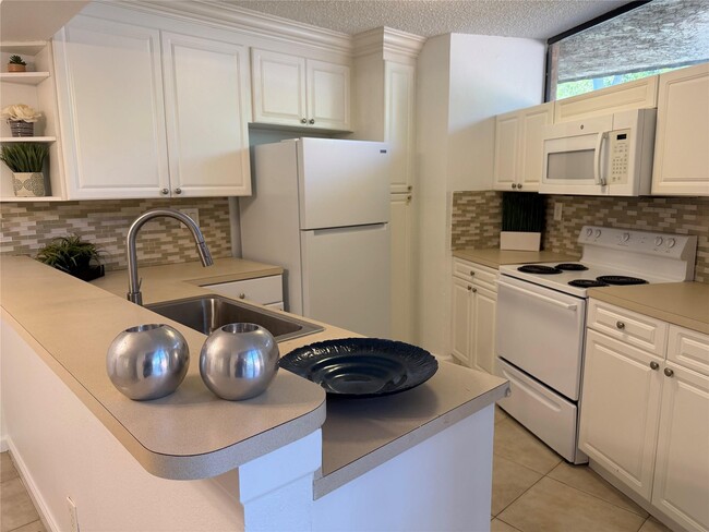 Building Photo - 8183 Severn Dr