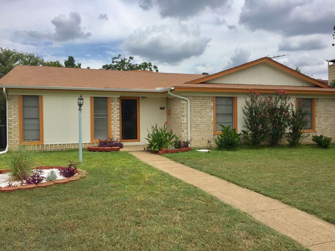 1913 Matterhorn Dr, Garland, TX 75044 House Rental in Garland, TX