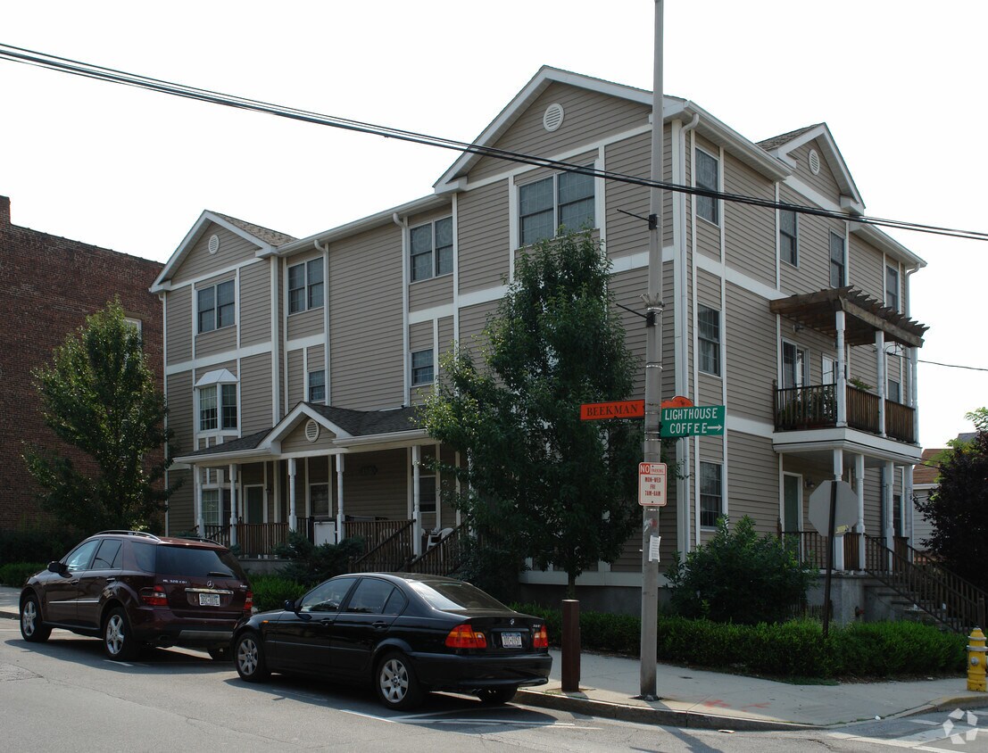 Foto del edificio - 180 Beekman Ave