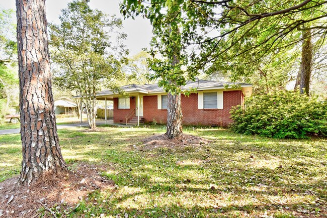 Building Photo - 3165 Highland