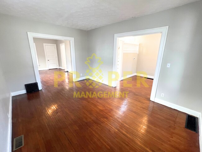 Building Photo - 4 bedrooms 2 full bathrooms house for rent