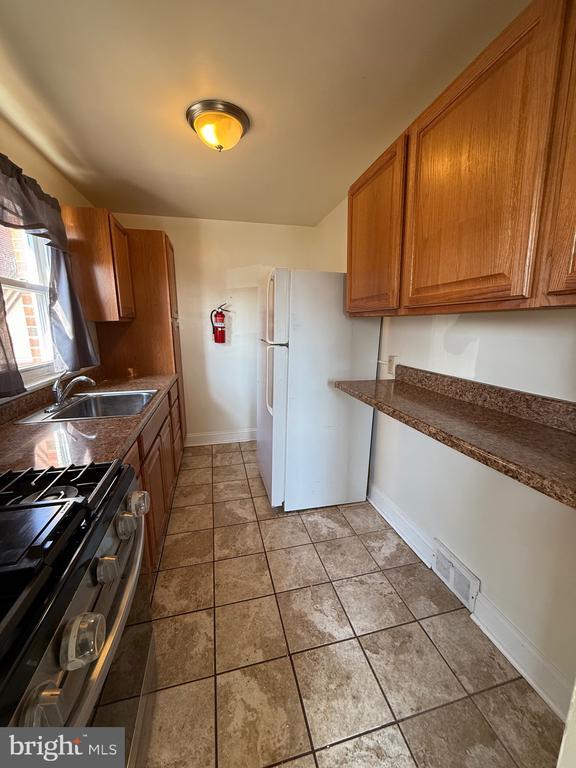 Building Photo - 637 Hamilton St