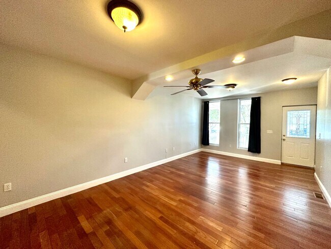 Foto del edificio - Charming 3 Bedroom/2.5 Bathroom Townhome in Hampden!