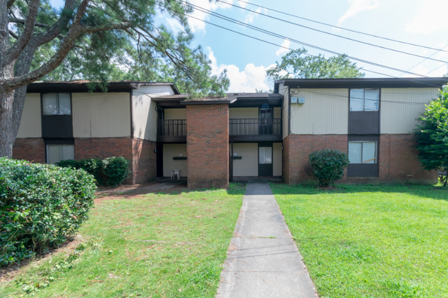 Building Photo - 1824-2020 Sheffield Dr