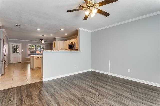 Foto del edificio - 1728 Creekpoint Dr