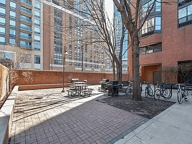 Shared BBQ patio - 899 S Plymouth Ct