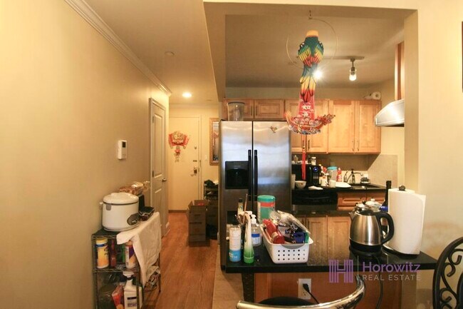 Foto del edificio - 37-59-59 61st St