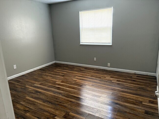 Foto del edificio - 441 Cedarview Ct