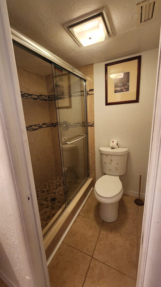 Foto del edificio - 2324 Coawood Ct