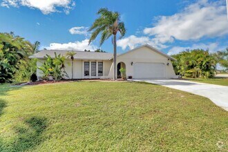 Building Photo - 4800 SW 12th Pl