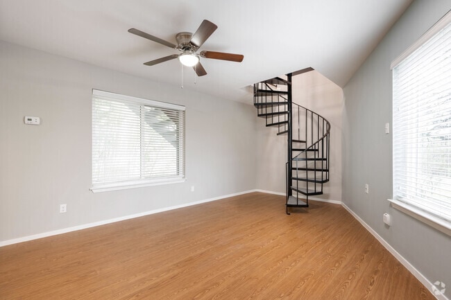 1BR, 1BA 663SF - Shoal Terrace