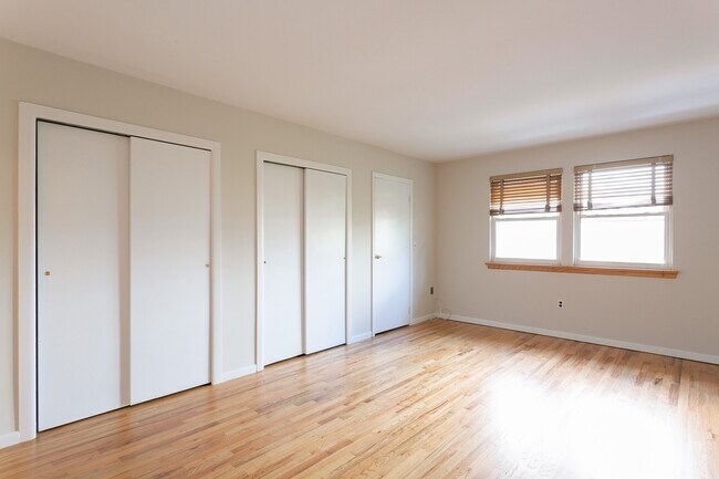 Foto del edificio - 30 Fairview Ave