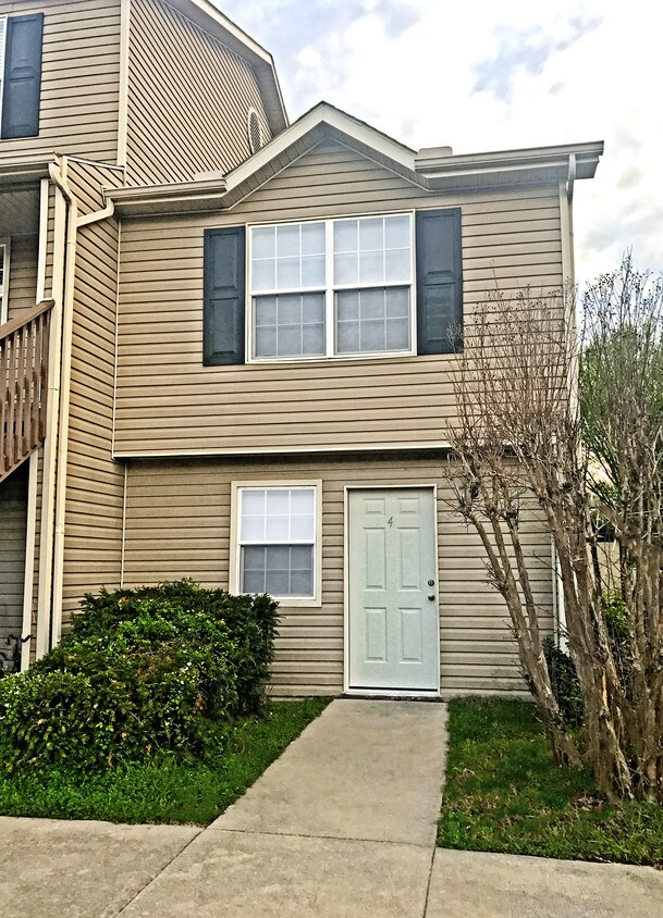 2128 Garland Ave, Fayetteville, AR 72704 Condo for Rent in