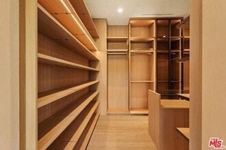 Building Photo - 4724 Lemona Ave