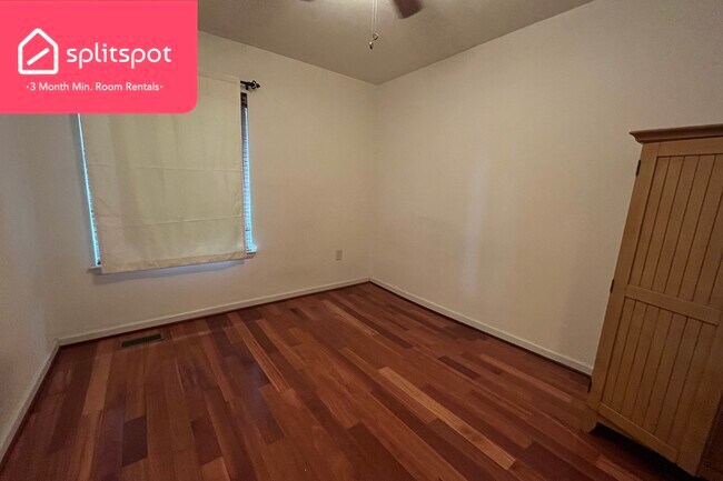 Foto del edificio - Private room in 3 bedroom Washington Apart...