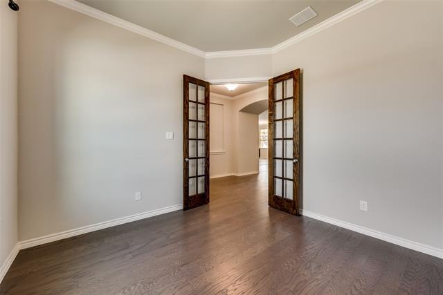 Foto del edificio - 9408 Lakeway Dr