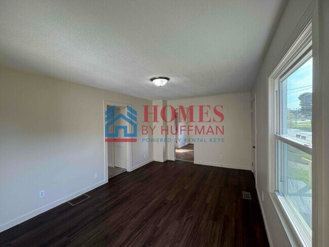 Building Photo - Westside | Two Bedroom House | Updated