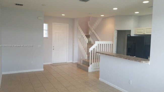 Building Photo - 2041 Nassau Dr