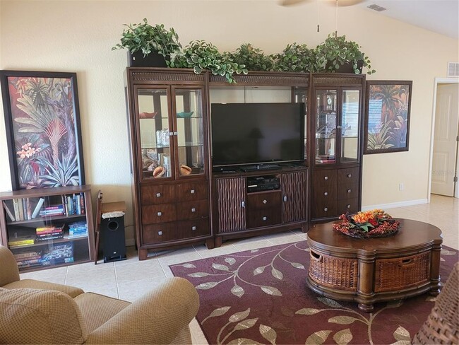 Building Photo - 9458 Modesto Cir