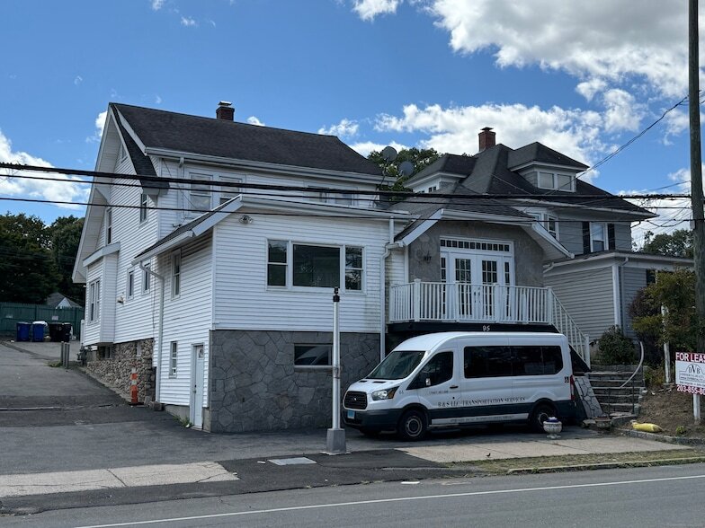 Foto principal - 95 New Canaan Ave