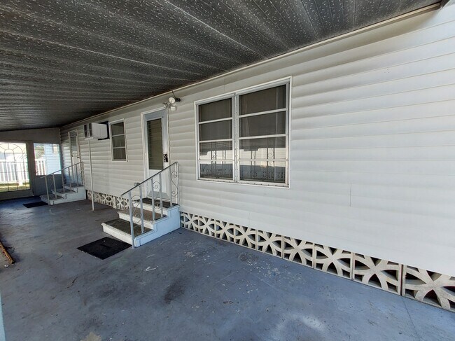 Building Photo - 1009 49th Avenue Dr W