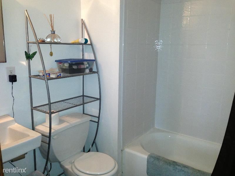 Foto del edificio - 1058 Beacon St