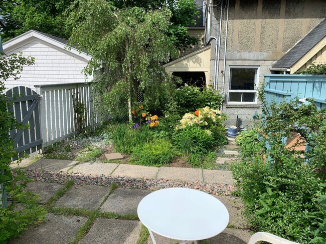 Photo du bâtiment - 5513 Cabot Pl