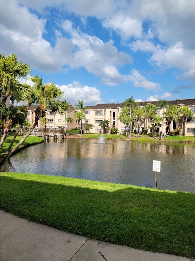 Building Photo - 2900 S University Dr
