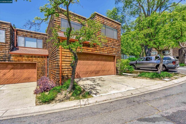 Foto del edificio - 1956 Fair Ridge Ct