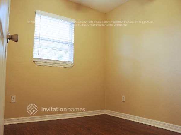 Foto del edificio - 147 Burns Ave