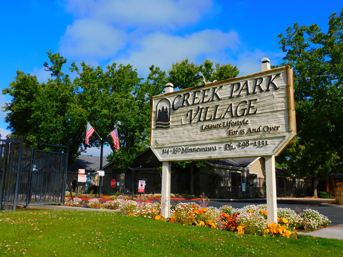 Creek Park Village 55+ Senior Community Apartments - Clovis, CA ...