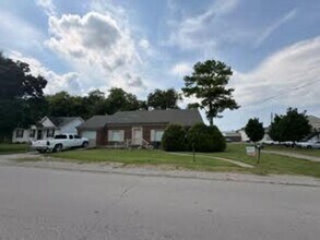 Building Photo - 102 Clearview Dr