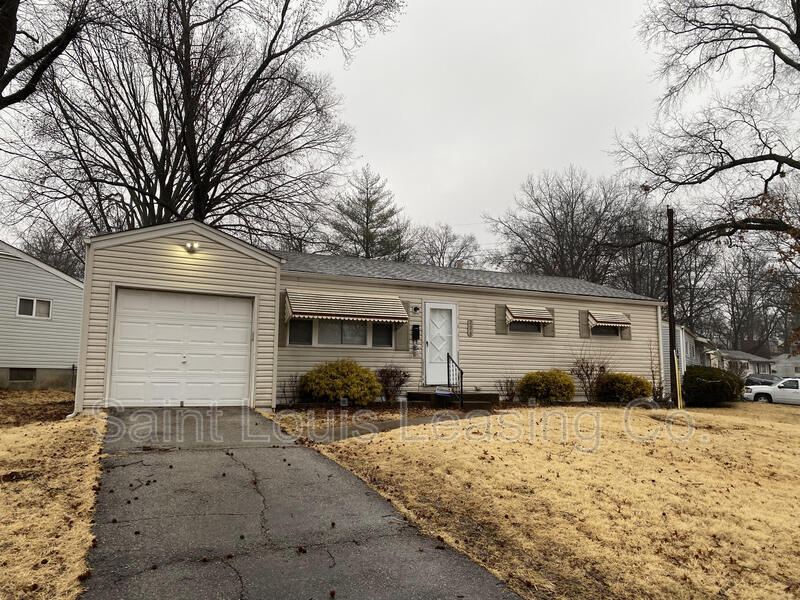 234 Meadowcrest Dr, Ferguson, MO 63135 House Rental in Ferguson, MO