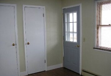 Building Photo - 306 S Lewis St S