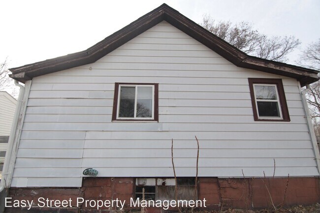 Foto del edificio - 3 br, 1 bath House - 1004 13th St.