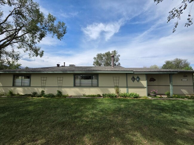 Building Photo - 5675 E Burris Ln