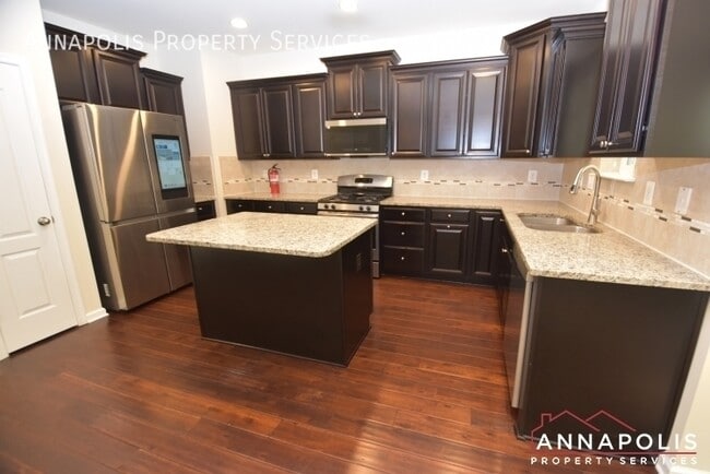 Building Photo - 717 Millhouse Dr