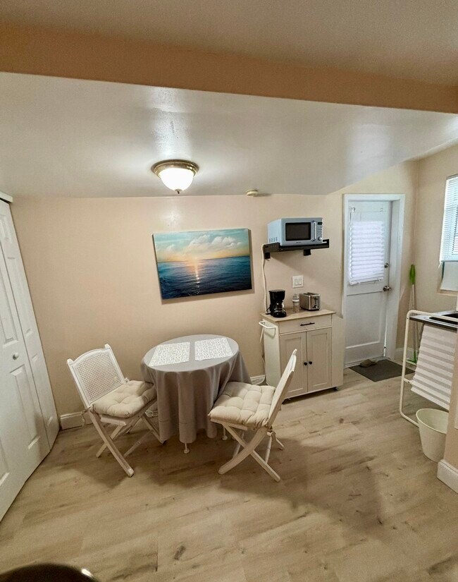 Foto del edificio - 129 Malaga Ave