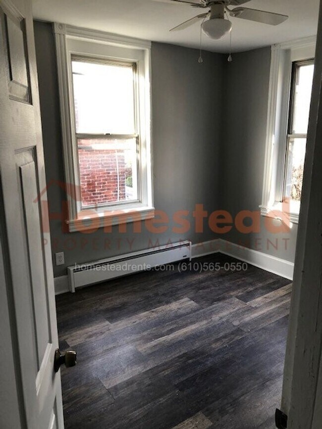 Foto del edificio - 20 N Front St