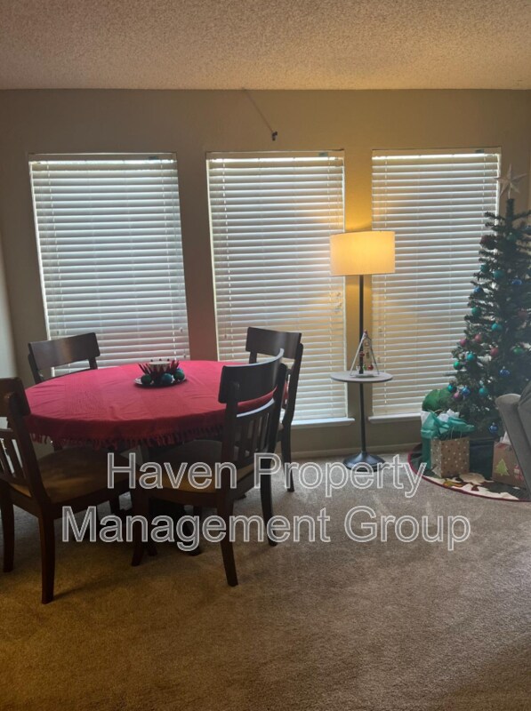 Foto del edificio - 32 W 7th St