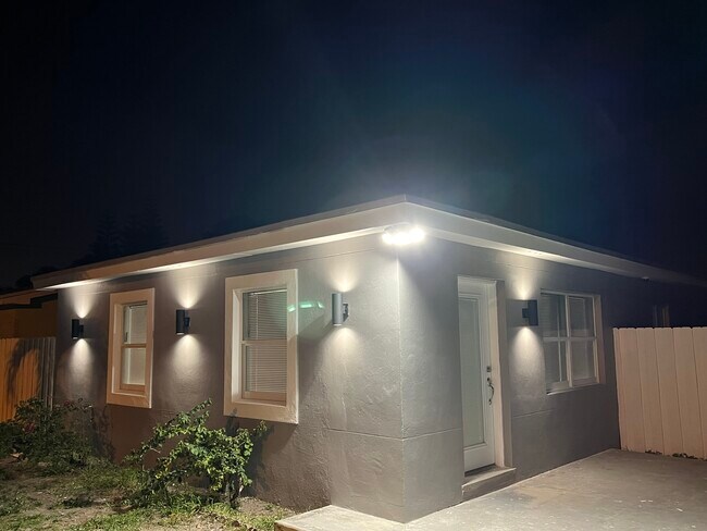 Foto del edificio - 1332 NW 3rd Ave