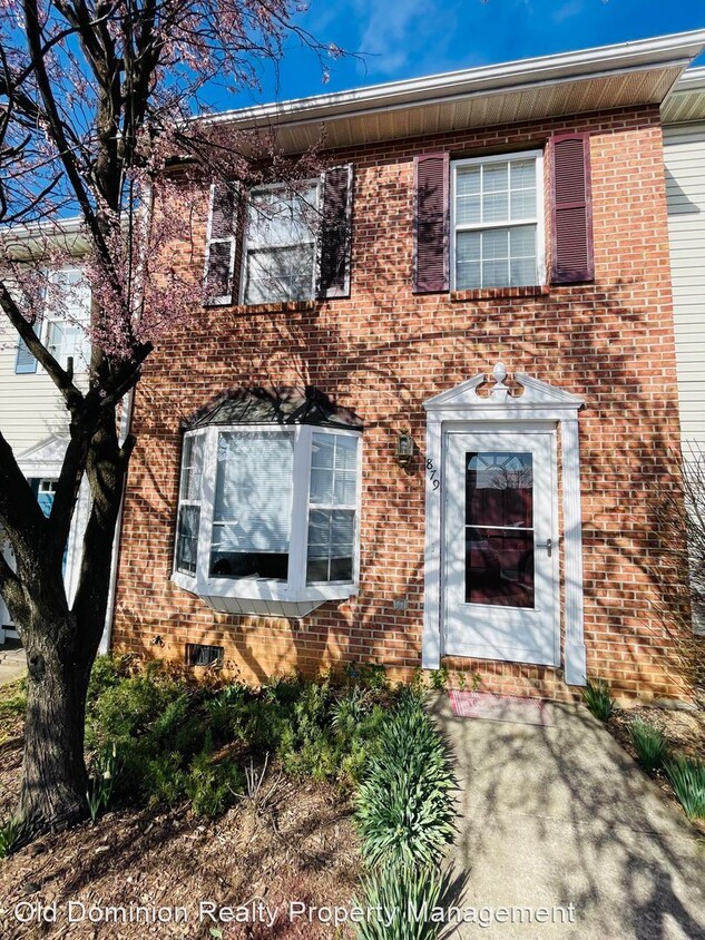 Primary Photo - 3 br, 1.5 bath House - 879 Northfield Court