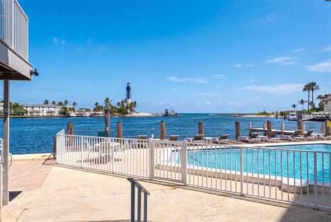 Foto del edificio - 2508 Bay Dr