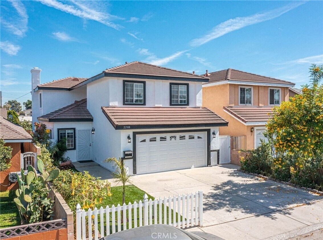 Foto principal - Spacious 4BR House in Hawaiian Gardens