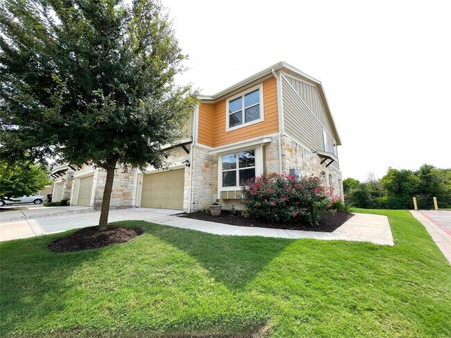 Building Photo - 1620 Bryant Dr